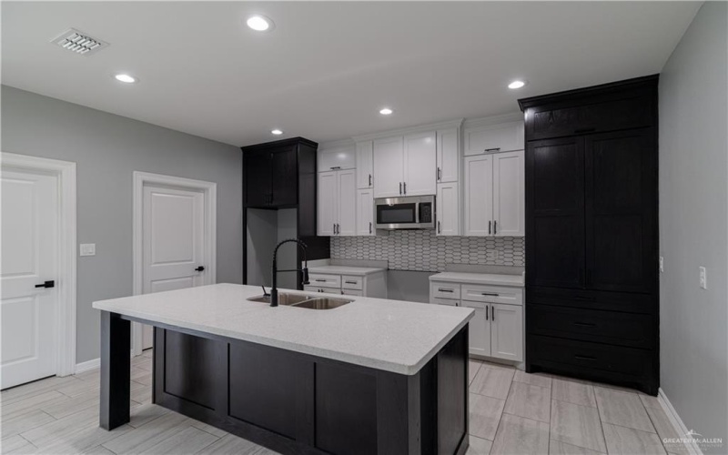 611 Tower Oak Drive, Alamo, TX 78516, 3 Habitaciones Habitaciones , ,2 BañosBaños,Residential,En Venta,611 Tower Oak Drive,0,494398