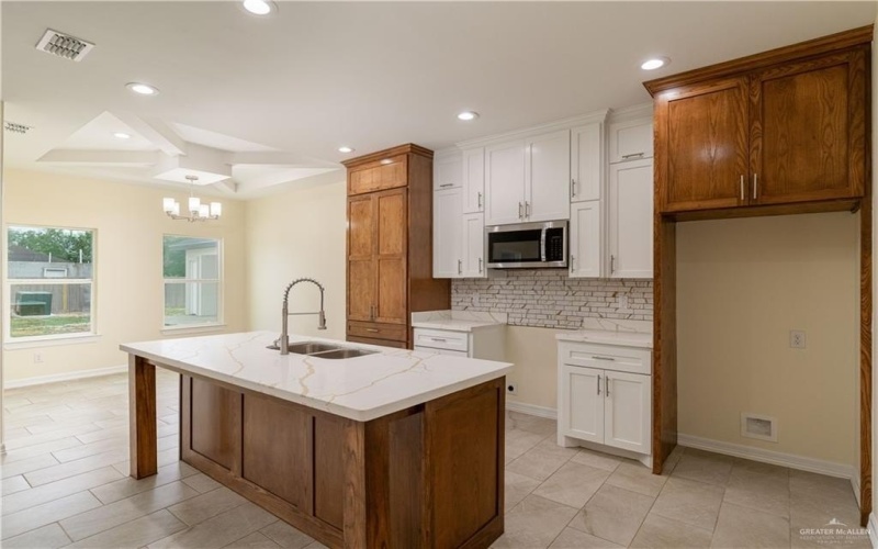 613 Tower Oak Drive, Alamo, TX 78516, 3 Bedrooms Bedrooms, ,2 BathroomsBathrooms,Residential,For Sale,613 Tower Oak Drive,0,494400