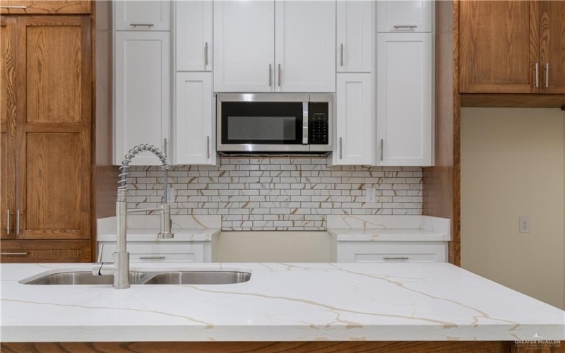 613 Tower Oak Drive, Alamo, TX 78516, 3 Bedrooms Bedrooms, ,2 BathroomsBathrooms,Residential,For Sale,613 Tower Oak Drive,0,494400