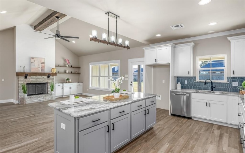 127 Sitka Loop, Haughton, LA 71037, 4 Bedrooms Bedrooms, ,2 BathroomsBathrooms,Residential,For Sale,127 Sitka Loop,0,21024401