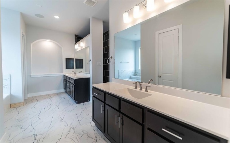 1903 Sicilia Lane, McLendon Chisholm, TX 75032, 5 Bedrooms Bedrooms, ,5 BathroomsBathrooms,Residential,For Sale,1903 Sicilia Lane,0,21172096