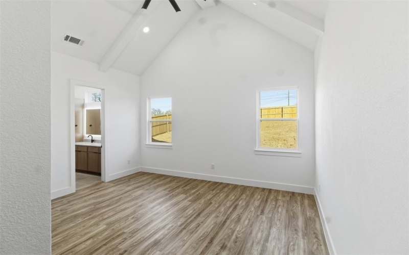 614 S Moore Street, Dallas, TX 75203, 4 Habitaciones Habitaciones , ,2 BañosBaños,Residential,En Venta,614 S Moore Street,0,21175090