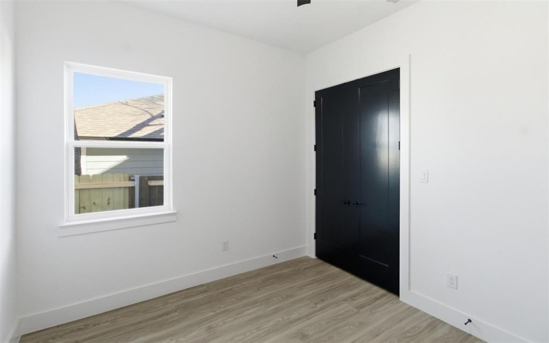 614 S Moore Street, Dallas, TX 75203, 4 Habitaciones Habitaciones , ,2 BañosBaños,Residential,En Venta,614 S Moore Street,0,21175090