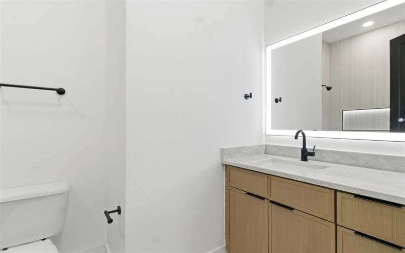 614 S Moore Street, Dallas, TX 75203, 4 Habitaciones Habitaciones , ,2 BañosBaños,Residential,En Venta,614 S Moore Street,0,21175090