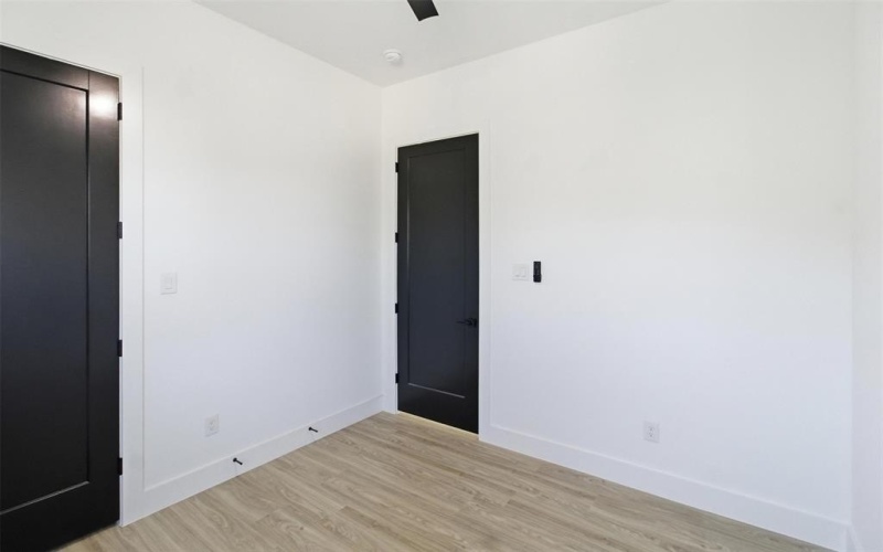 614 S Moore Street, Dallas, TX 75203, 4 Habitaciones Habitaciones , ,2 BañosBaños,Residential,En Venta,614 S Moore Street,0,21175090