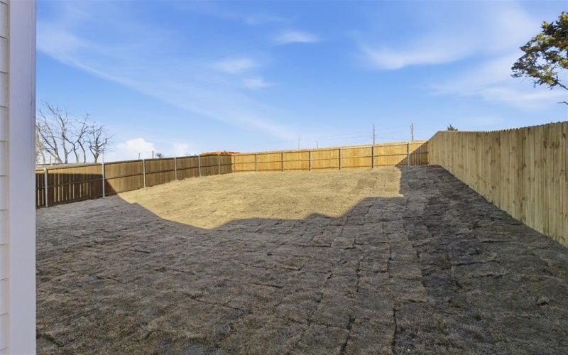 614 S Moore Street, Dallas, TX 75203, 4 Habitaciones Habitaciones , ,2 BañosBaños,Residential,En Venta,614 S Moore Street,0,21175090