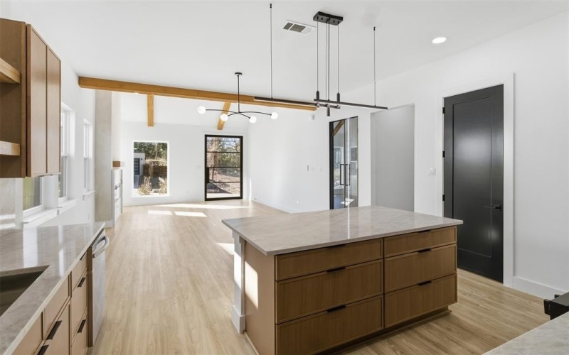 614 S Moore Street, Dallas, TX 75203, 4 Habitaciones Habitaciones , ,2 BañosBaños,Residential,En Venta,614 S Moore Street,0,21175090