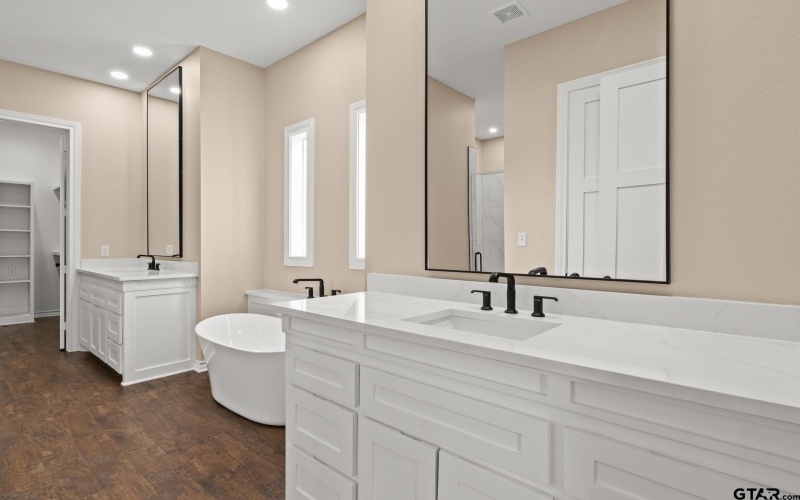 1003 Stone Haven, Mt Pleasant, TX 75455, 4 Habitaciones Habitaciones , ,3 BañosBaños,Residential,En Venta,1003 Stone Haven,0,26001938