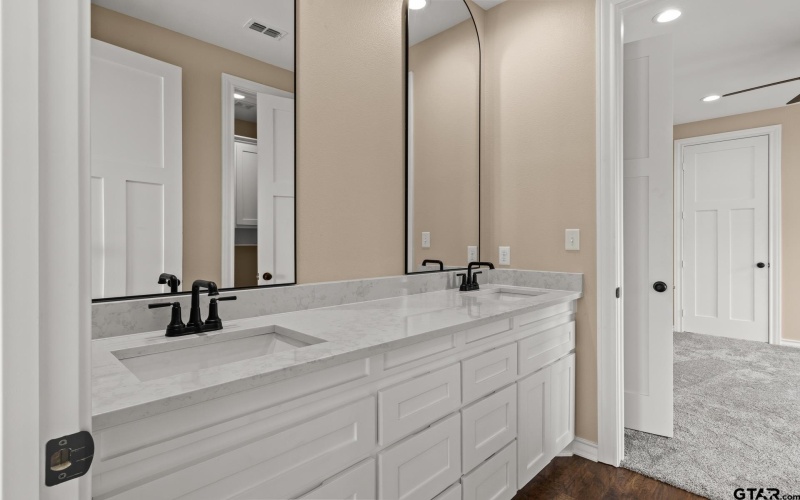 1003 Stone Haven, Mt Pleasant, TX 75455, 4 Habitaciones Habitaciones , ,3 BañosBaños,Residential,En Venta,1003 Stone Haven,0,26001938