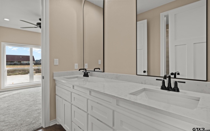 1003 Stone Haven, Mt Pleasant, TX 75455, 4 Habitaciones Habitaciones , ,3 BañosBaños,Residential,En Venta,1003 Stone Haven,0,26001938