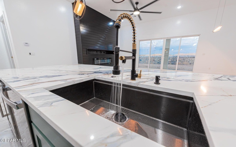 13392 EMERALD GLASS Drive, Horizon City, TX 79928, 3 Bedrooms Bedrooms, ,2 BathroomsBathrooms,Residential,For Sale,13392 EMERALD GLASS Drive,0,938013