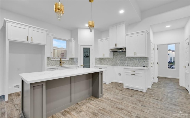 5709 Rayo Del Sol Street, Edinburg, TX 78542, 3 Bedrooms Bedrooms, ,2 BathroomsBathrooms,Residential,For Sale,5709 Rayo Del Sol Street,0,494433