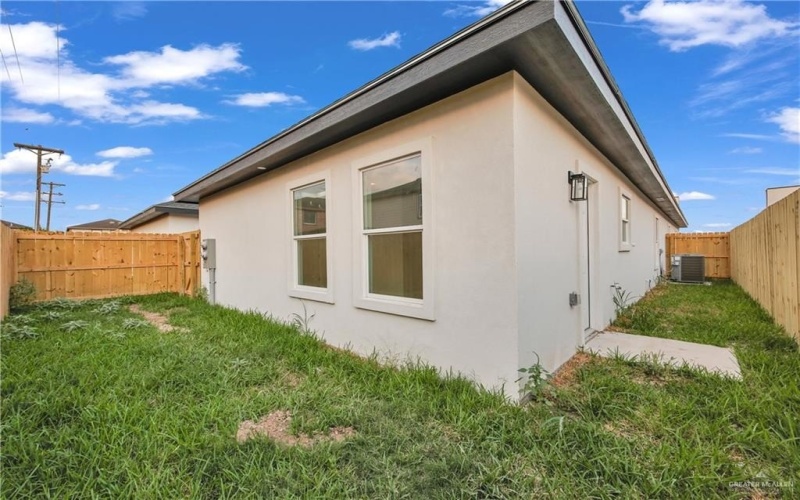2305 S Hillside Avenue unit: 3 #3, Edinburg, TX 78542, 3 Bedrooms Bedrooms, ,2 BathroomsBathrooms,Residential,For Sale,2305 S Hillside Avenue unit: 3,0,494452