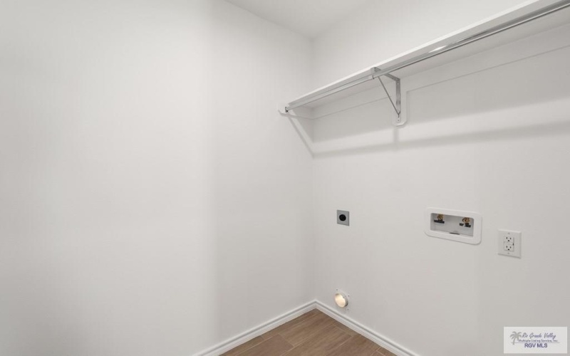 9 OLD MILITARY HWY., BROWNSVILLE, TX 78520, 3 Habitaciones Habitaciones , ,2 BañosBaños,Residential,En Venta,9 OLD MILITARY HWY.,0,29771992