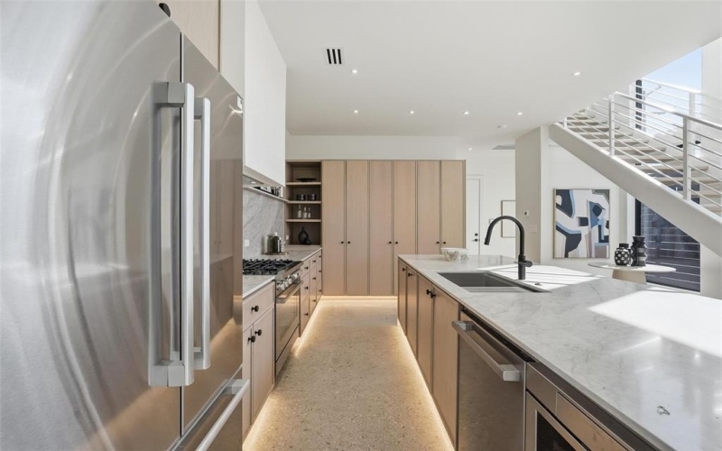 6803 Tyree Street, Dallas, TX 75209, 2 Bedrooms Bedrooms, ,2 BathroomsBathrooms,Residential,For Sale,6803 Tyree Street,0,21175043