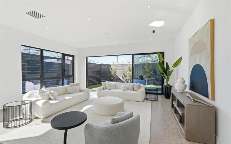 6803 Tyree Street, Dallas, TX 75209, 2 Bedrooms Bedrooms, ,2 BathroomsBathrooms,Residential,For Sale,6803 Tyree Street,0,21175043