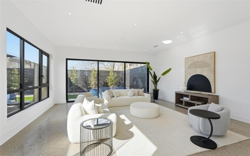 6803 Tyree Street, Dallas, TX 75209, 2 Bedrooms Bedrooms, ,2 BathroomsBathrooms,Residential,For Sale,6803 Tyree Street,0,21175043