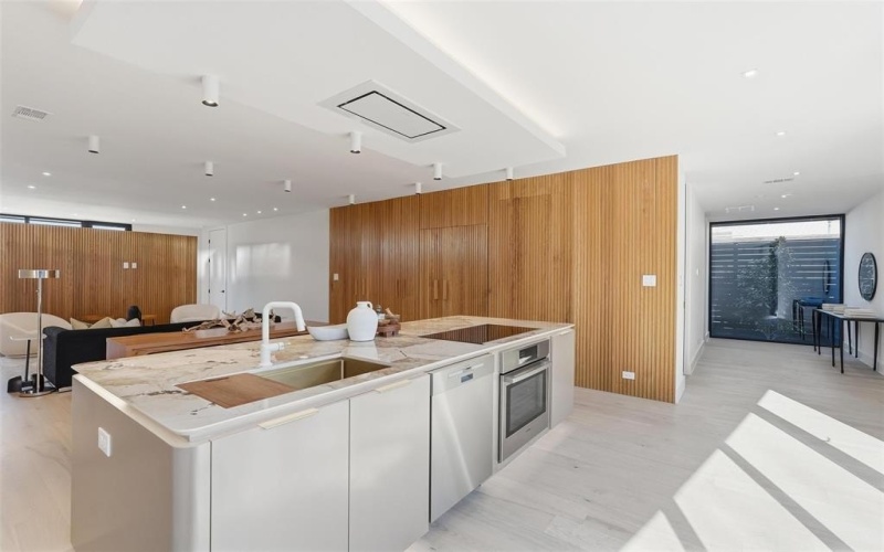 6822 Victoria Avenue, Dallas, TX 75209, 4 Bedrooms Bedrooms, ,5 BathroomsBathrooms,Residential,For Sale,6822 Victoria Avenue,0,21175083