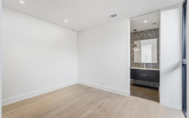 6822 Victoria Avenue, Dallas, TX 75209, 4 Bedrooms Bedrooms, ,5 BathroomsBathrooms,Residential,For Sale,6822 Victoria Avenue,0,21175083