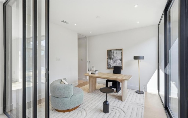 6822 Victoria Avenue, Dallas, TX 75209, 4 Bedrooms Bedrooms, ,5 BathroomsBathrooms,Residential,For Sale,6822 Victoria Avenue,0,21175083