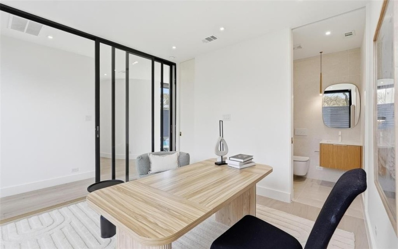 6822 Victoria Avenue, Dallas, TX 75209, 4 Bedrooms Bedrooms, ,5 BathroomsBathrooms,Residential,For Sale,6822 Victoria Avenue,0,21175083