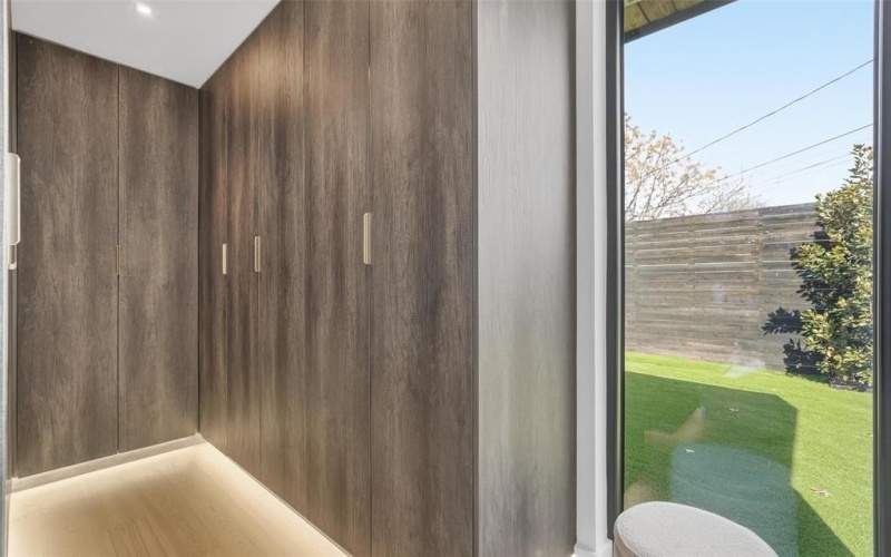 6822 Victoria Avenue, Dallas, TX 75209, 4 Bedrooms Bedrooms, ,5 BathroomsBathrooms,Residential,For Sale,6822 Victoria Avenue,0,21175083