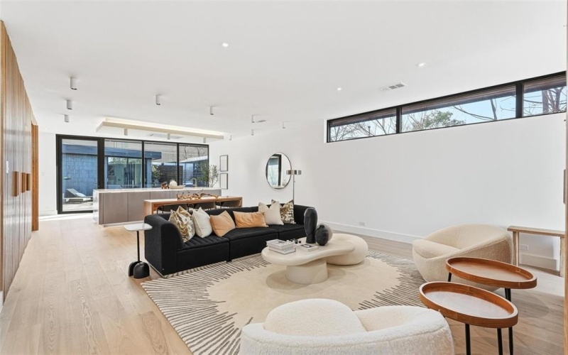 6822 Victoria Avenue, Dallas, TX 75209, 4 Bedrooms Bedrooms, ,5 BathroomsBathrooms,Residential,For Sale,6822 Victoria Avenue,0,21175083