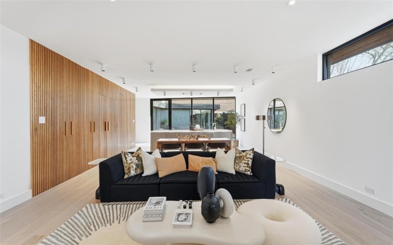 6822 Victoria Avenue, Dallas, TX 75209, 4 Bedrooms Bedrooms, ,5 BathroomsBathrooms,Residential,For Sale,6822 Victoria Avenue,0,21175083