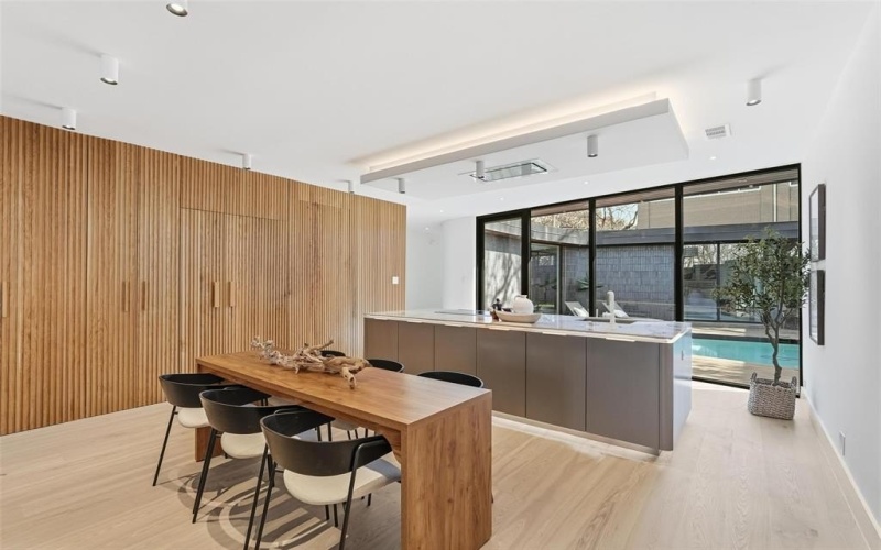 6822 Victoria Avenue, Dallas, TX 75209, 4 Bedrooms Bedrooms, ,5 BathroomsBathrooms,Residential,For Sale,6822 Victoria Avenue,0,21175083