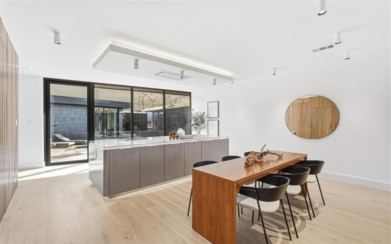 6822 Victoria Avenue, Dallas, TX 75209, 4 Bedrooms Bedrooms, ,5 BathroomsBathrooms,Residential,For Sale,6822 Victoria Avenue,0,21175083