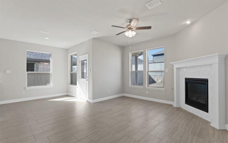 8504 BUR OAK Drive, Justin, TX 76247, 5 Habitaciones Habitaciones , ,5 BañosBaños,Residential,En Venta,8504 BUR OAK Drive,0,21175087