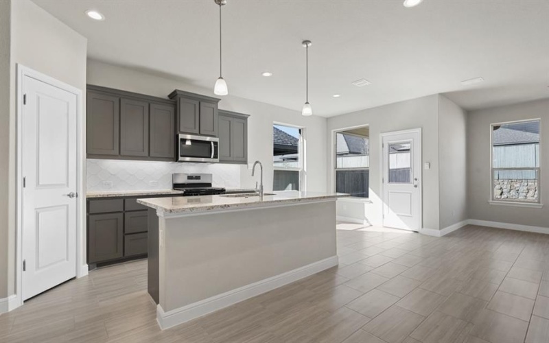 8504 BUR OAK Drive, Justin, TX 76247, 5 Habitaciones Habitaciones , ,5 BañosBaños,Residential,En Venta,8504 BUR OAK Drive,0,21175087