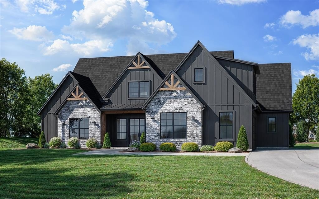 2206 Rattler Way, Tolar, TX 76476, 4 Bedrooms Bedrooms, ,3 BathroomsBathrooms,Residential,For Sale,2206 Rattler Way,0,21175542