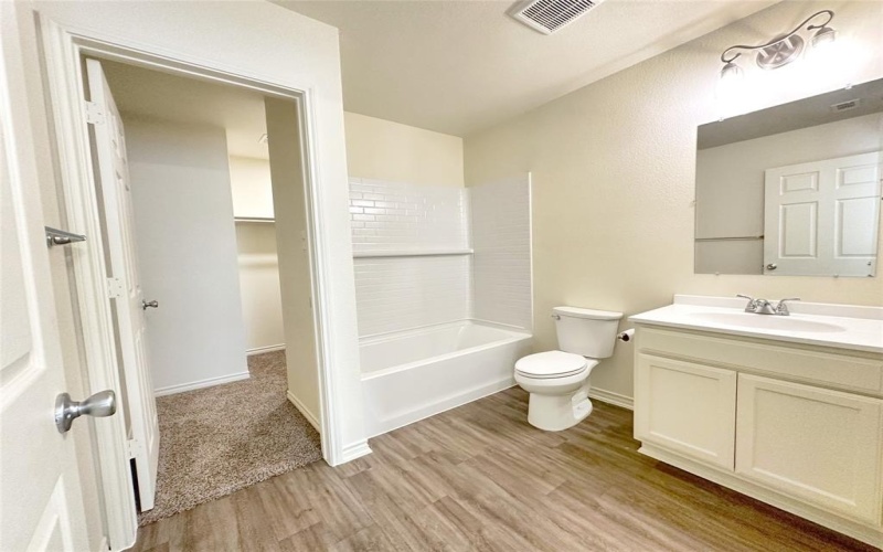 806 N Rusk Street, Weatherford, TX 76086, 3 Habitaciones Habitaciones , ,2 BañosBaños,Residential,En Venta,806 N Rusk Street,0,21175625