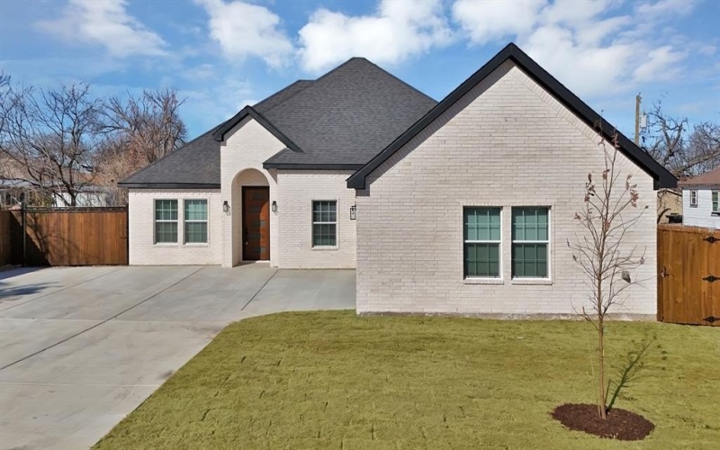 1271 E Myrtle Street, Fort Worth, TX 76104, 4 Habitaciones Habitaciones , ,2 BañosBaños,Residential,En Venta,1271 E Myrtle Street,0,21175653