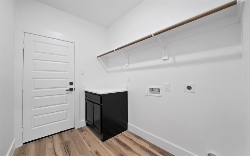 1271 E Myrtle Street, Fort Worth, TX 76104, 4 Habitaciones Habitaciones , ,2 BañosBaños,Residential,En Venta,1271 E Myrtle Street,0,21175653