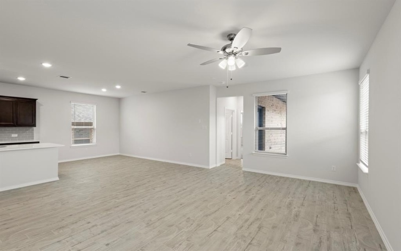 2512 Russell Way, Mesquite, TX 75149, 3 Habitaciones Habitaciones , ,2 BañosBaños,Residential,En Venta,2512 Russell Way,0,21176488