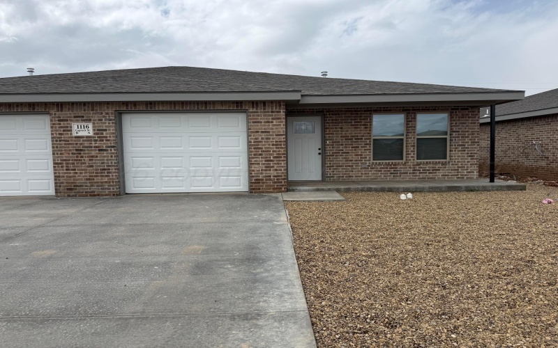 1120 A Caprock Street, Hereford, TX 79045, 3 Habitaciones Habitaciones , ,2 BañosBaños,Residential Multi Family,En Venta,1120 A Caprock Street,0,26-1287