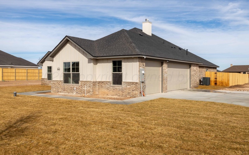 10300 PRICKLY PEAR Road, Amarillo, TX 79119, 4 Habitaciones Habitaciones , ,3 BañosBaños,Residential,En Venta,10300 PRICKLY PEAR Road,0,26-1304