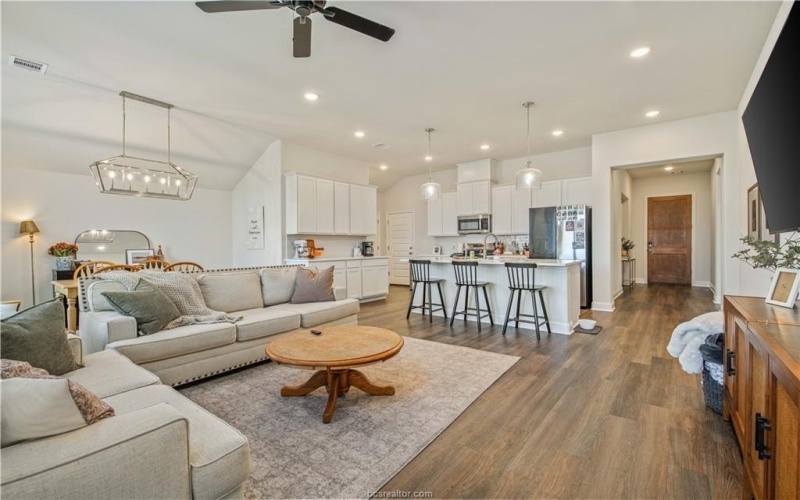 5951 Eldora Drive, College Station, TX 77845, 3 Habitaciones Habitaciones , ,2 BañosBaños,Residential,En Venta,5951 Eldora Drive,0,26001149