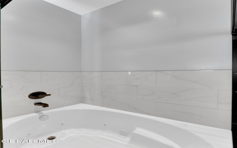 7549 Enchanted Park Drive, El Paso, TX 79911, 3 Bedrooms Bedrooms, ,3 BathroomsBathrooms,Residential,For Sale,7549 Enchanted Park Drive,0,934101