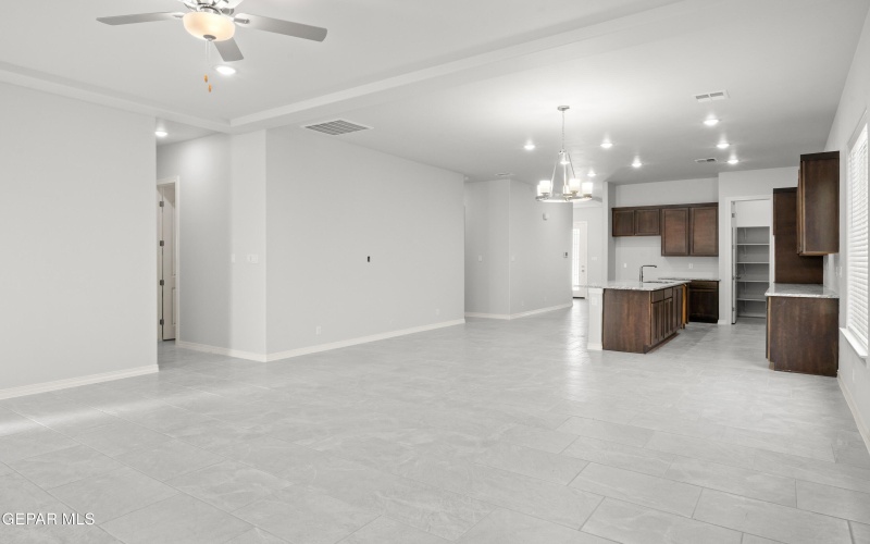 6136 Patricia Elena Place, El Paso, TX 79932, 4 Habitaciones Habitaciones , ,2 BañosBaños,Residential,En Venta,6136 Patricia Elena Place,0,938034