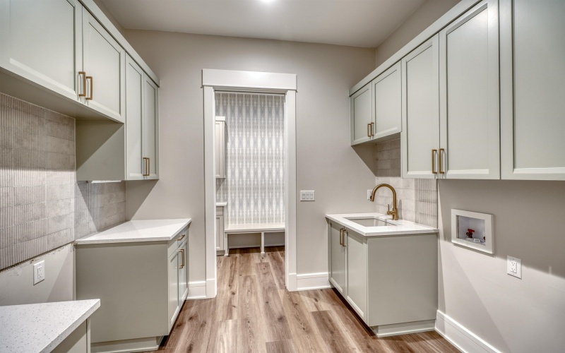 106 Edwards Circle, Horseshoe Bay, TX 78657, 3 Bedrooms Bedrooms, ,5 BathroomsBathrooms,Residential,For Sale,106 Edwards Circle,0,172076