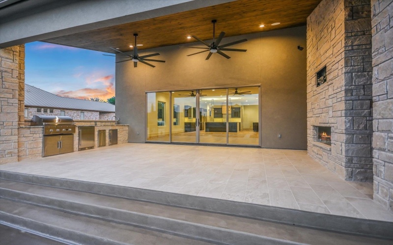 98 Wennmohs Place, Horseshoe Bay, TX 78657, 4 Bedrooms Bedrooms, ,5 BathroomsBathrooms,Residential,For Sale,98 Wennmohs Place,0,173400