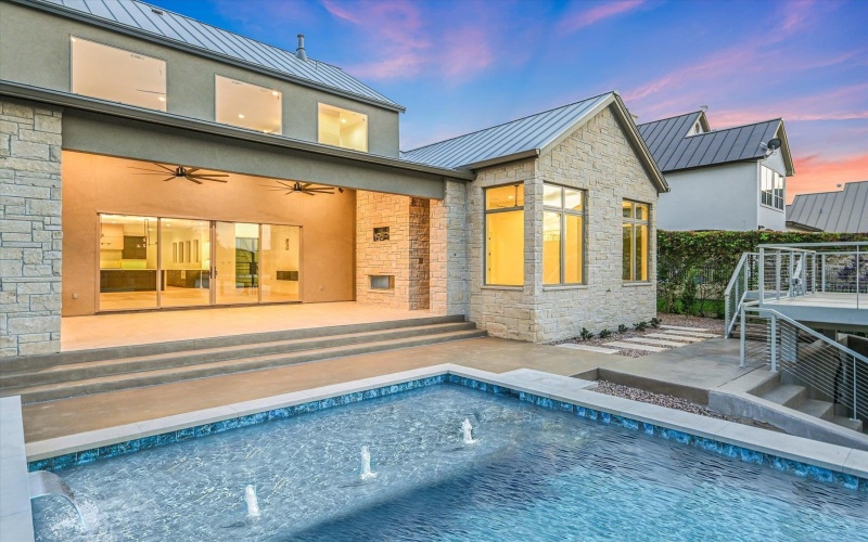 98 Wennmohs Place, Horseshoe Bay, TX 78657, 4 Bedrooms Bedrooms, ,5 BathroomsBathrooms,Residential,For Sale,98 Wennmohs Place,0,173400