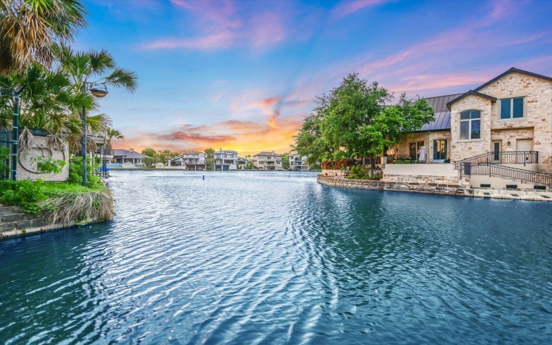 98 Wennmohs Place, Horseshoe Bay, TX 78657, 4 Bedrooms Bedrooms, ,5 BathroomsBathrooms,Residential,For Sale,98 Wennmohs Place,0,173400