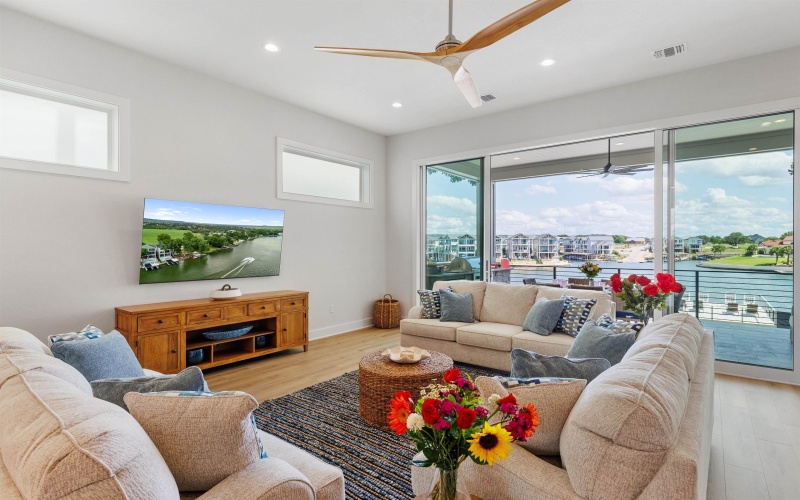 563 Ellen Williams Loop, Kingsland, TX 78639, 5 Habitaciones Habitaciones , ,6 BañosBaños,Residential,En Venta,563 Ellen Williams Loop,0,173885