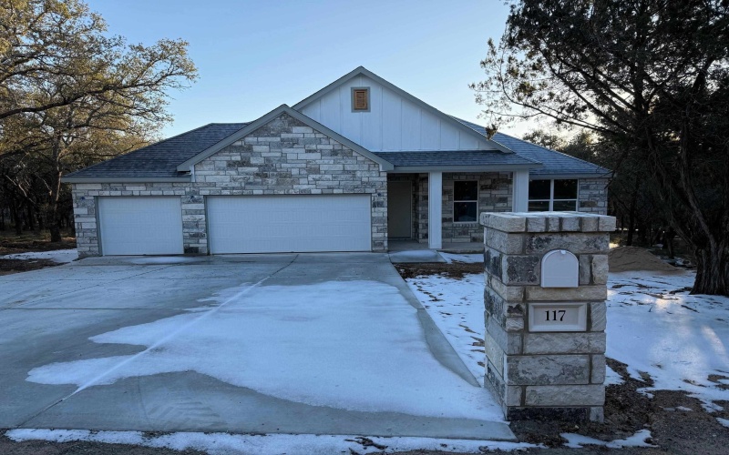 117 Mountain Drive, Horseshoe Bay, TX 78657, 3 Bedrooms Bedrooms, ,2 BathroomsBathrooms,Residential,For Sale,117 Mountain Drive,0,174539