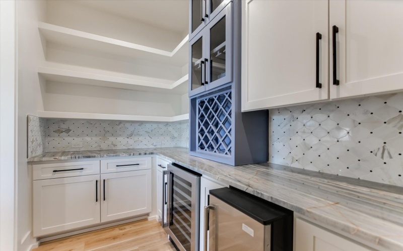 420 Lake St., Kingsland, TX 78639, 5 Bedrooms Bedrooms, ,6 BathroomsBathrooms,Residential,For Sale,420 Lake St.,0,176094