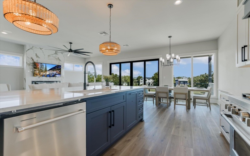 420 Lake St., Kingsland, TX 78639, 5 Bedrooms Bedrooms, ,6 BathroomsBathrooms,Residential,For Sale,420 Lake St.,0,176094